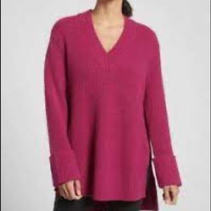 Athleta womens Shasta V-neck sweater.  XS